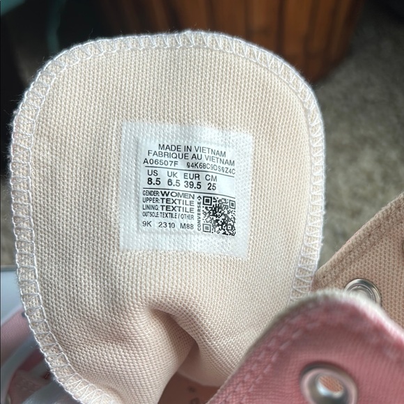 Brand New Converse Pink High-Top Platform Sneakers (sz 8.5) - Picture 5 of 5